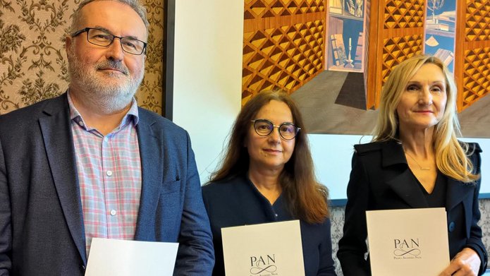 prof. Szukalski, prof. Burchard Dziubińska i prof. Motowidlak